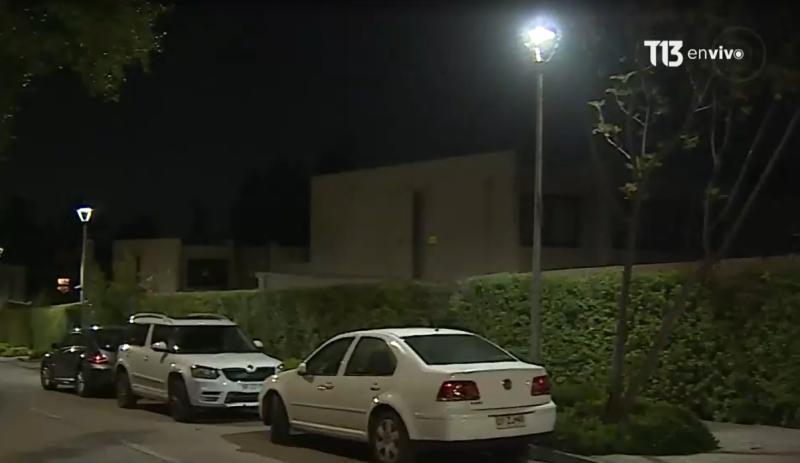 Robo en La Reina: Desconocidos maniatan y golpean a residentes tras ingresar a vivienda