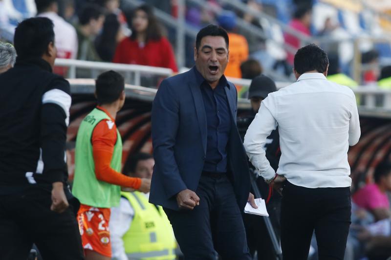 Nelson Tapia se ofreció por Twitter para asumir la banca de la Roja. / Photosport