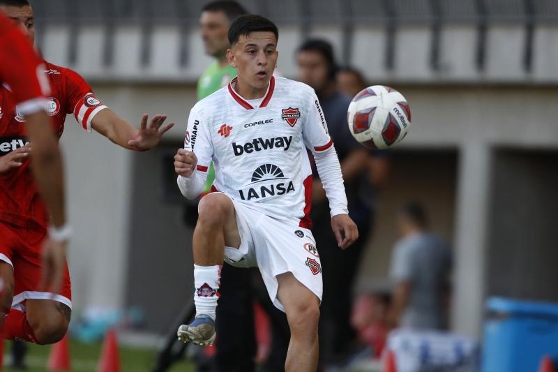 Pablo Aránguiz habría sido "cortado" de Ñublense por indisciplina - Crédito: Photosport