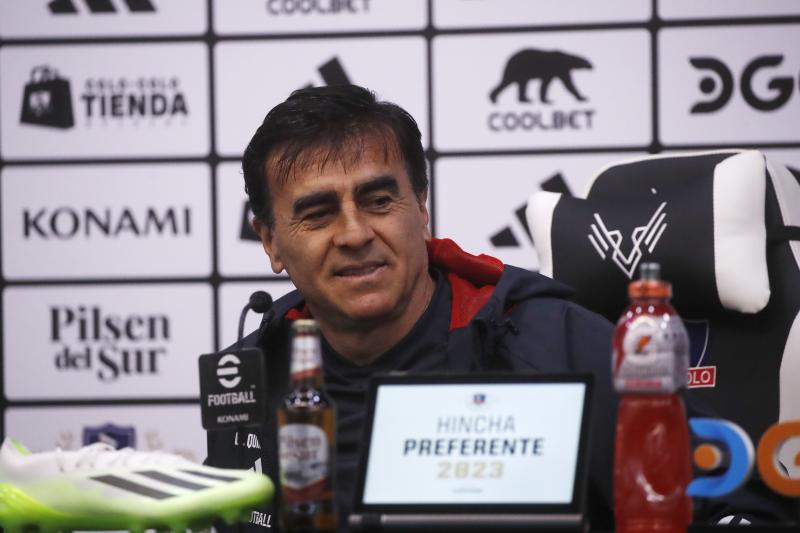 Gustavo Quinteros asoma como opción para dirigir a la Roja. (Photosport)