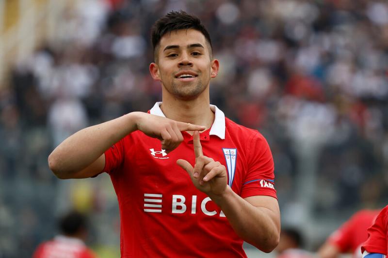 Alexander Aravena es una de las piezas claves de U. Católica - Crédito: Photosport.