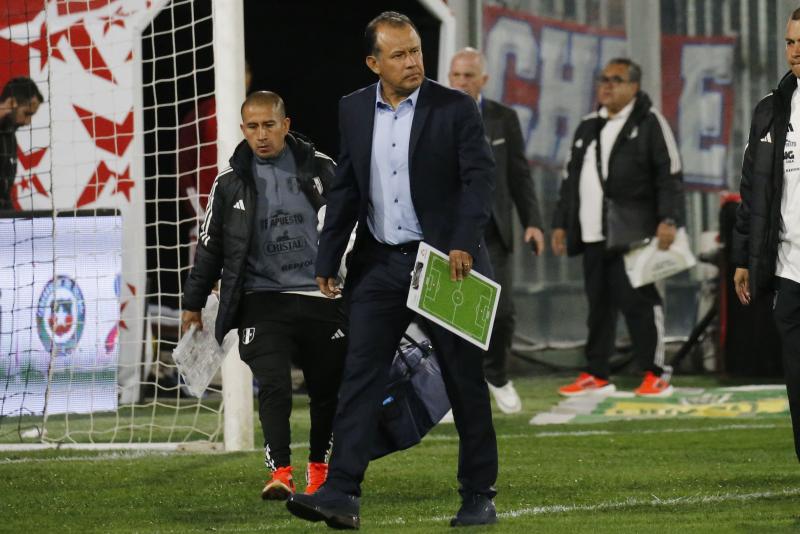 Juan Reynoso dejó de ser entrenador de la selección peruana. (Photosport)
