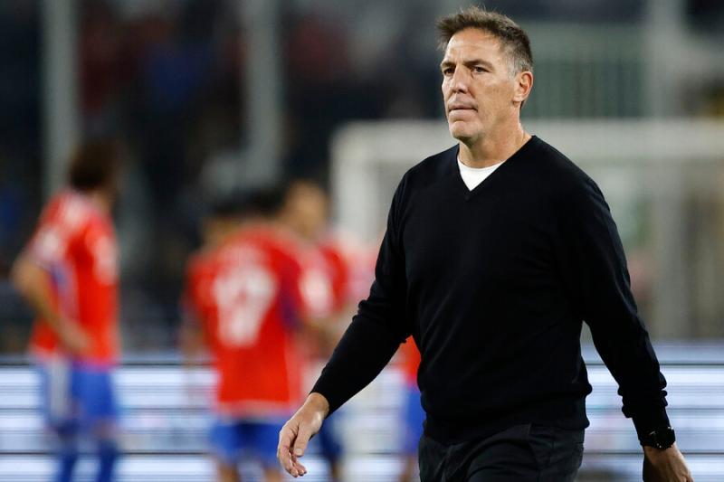 Eduardo Berizzo no tiene margen de error en la Roja - Crédito: Photosport.