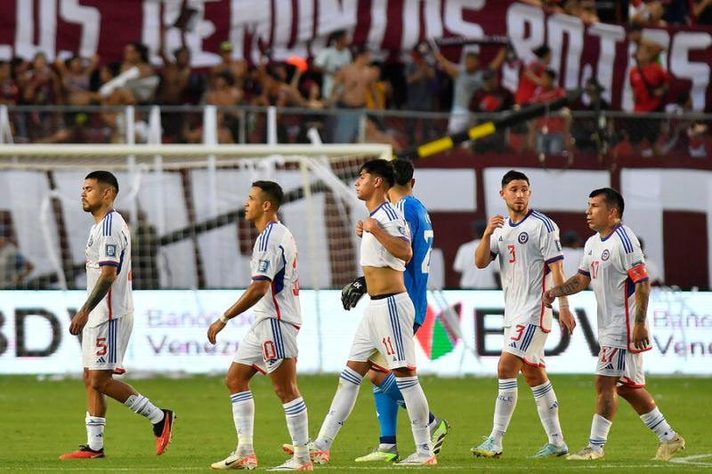 Como visitante, Chile viene de ser goleado por Venezuela en Maturín. Imagen: Photosport.