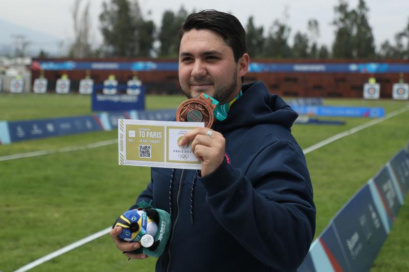Ricardo Soto no solo alcanzó medalla, además logró un cupo a Paris 2024.