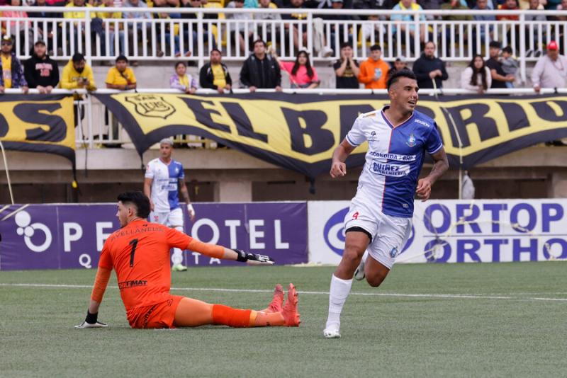 Nicolás Avellaneda y Rodrigo Contreras interesan en Cobreloa para 2024 - Crédito: Photosport.