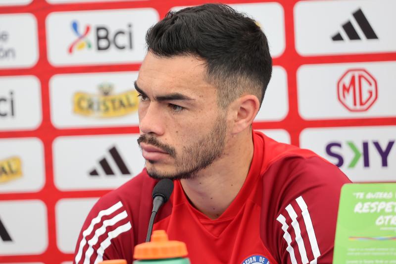 Gabriel Suazo en conferencia de prensa sobre Damián Pizarro / Photosport