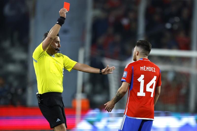 Méndez es una de las bajas obligadas de la Roja para el duelo ante Ecuador - Crédito: Photosport