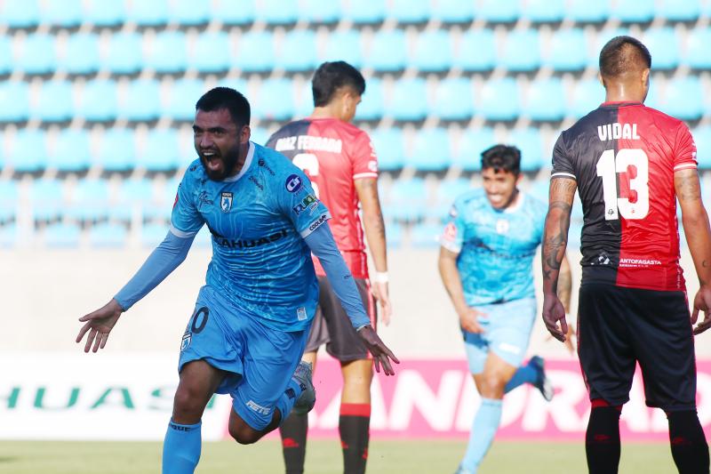 Deportes Iquique goleó a Deportes Antofagasta y sacó boletos a la final de la liguilla de Ascenso. (Photosport)
