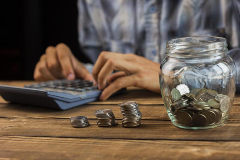 Freepik - Regla facilita ahorrar en fiestas de fin de año.