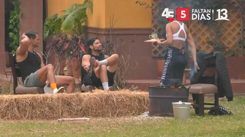 Canal 13 - Chama, Fabio Agostini y Luis Mateucci hablando de Shirley Arica