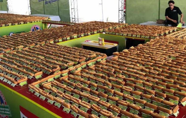 Récord Guinness - Completo más largo del mundo