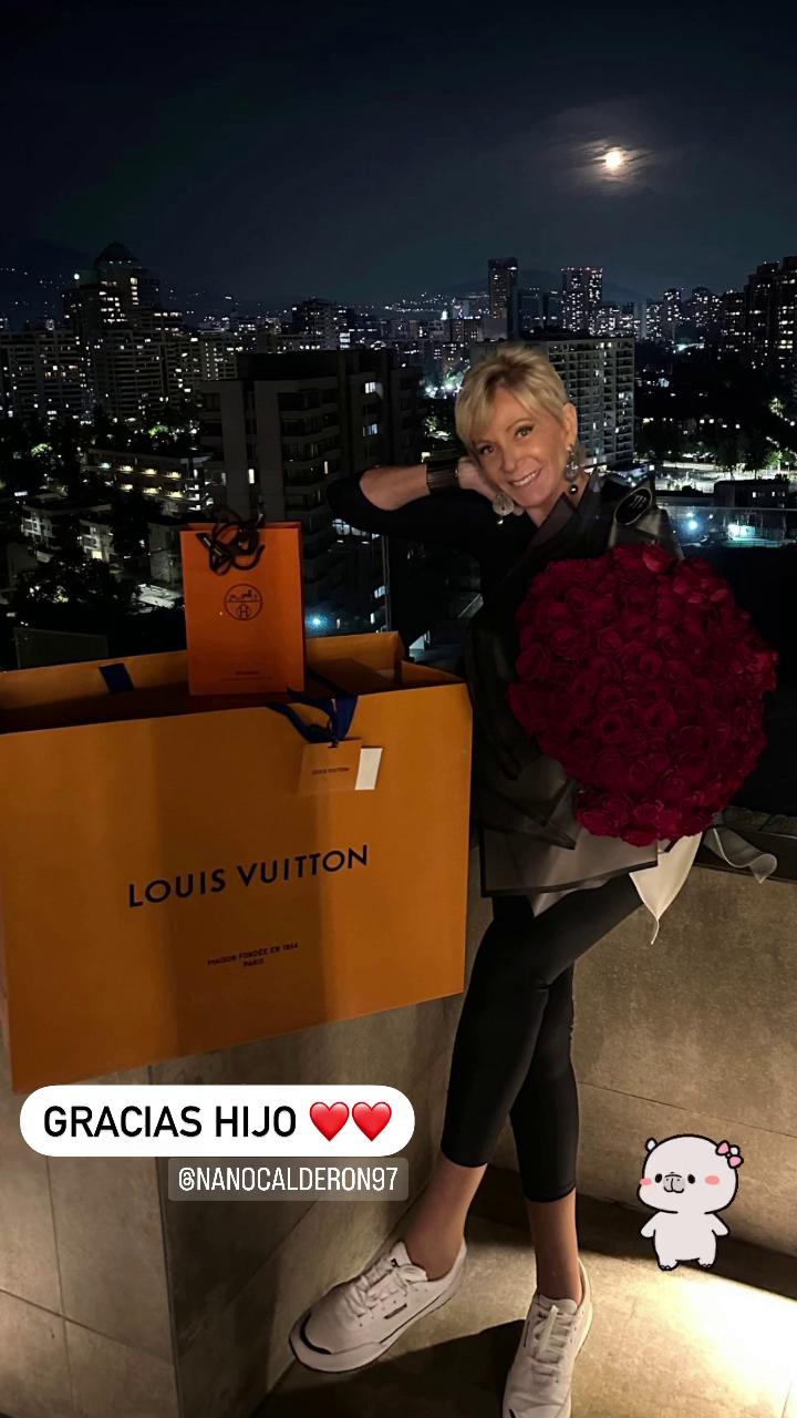Instagram - Raquel Argandoña con su regalos.