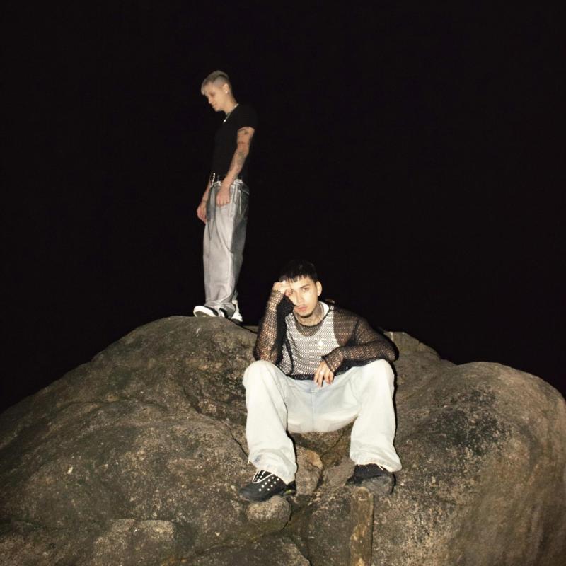 Sony Music - Young Cister junto a Kidd Voodoo.