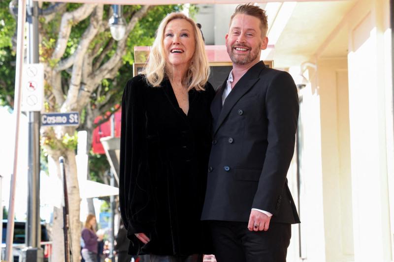 Reuters - Catherine O'Hara y Macaulay Culkin, protagonistas de "Mi Pobre Angelito"