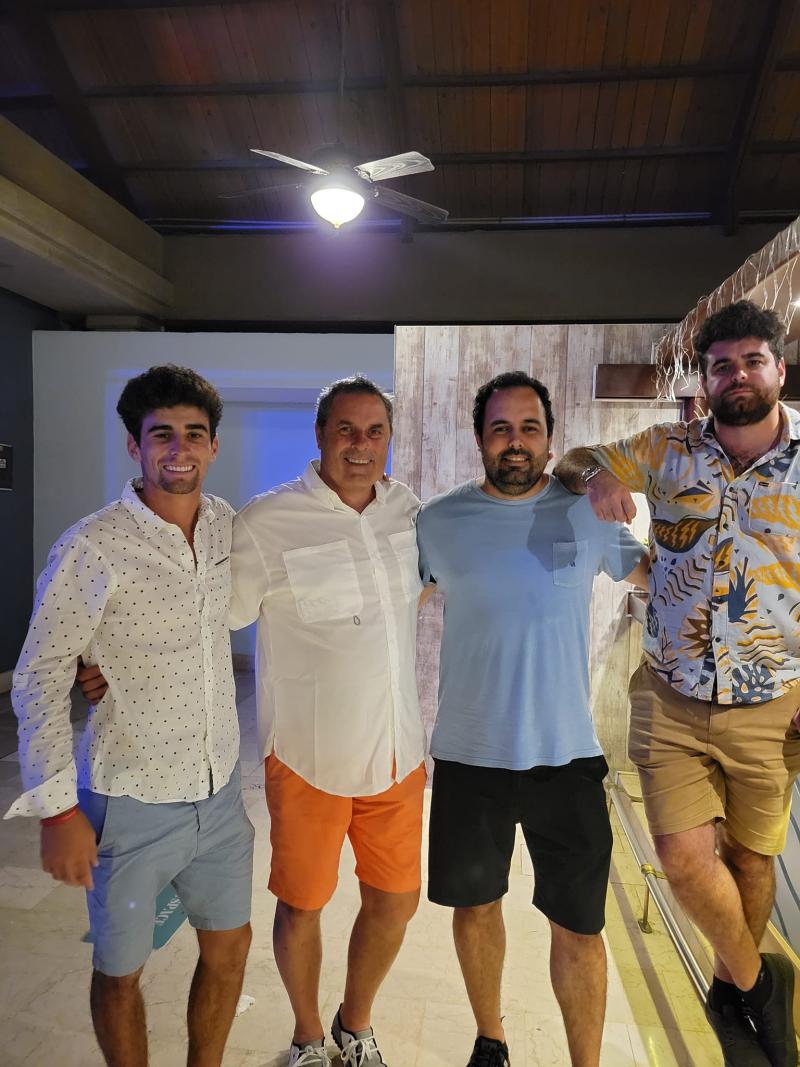 Joaquín Niemann, su padre y familia / Facebook