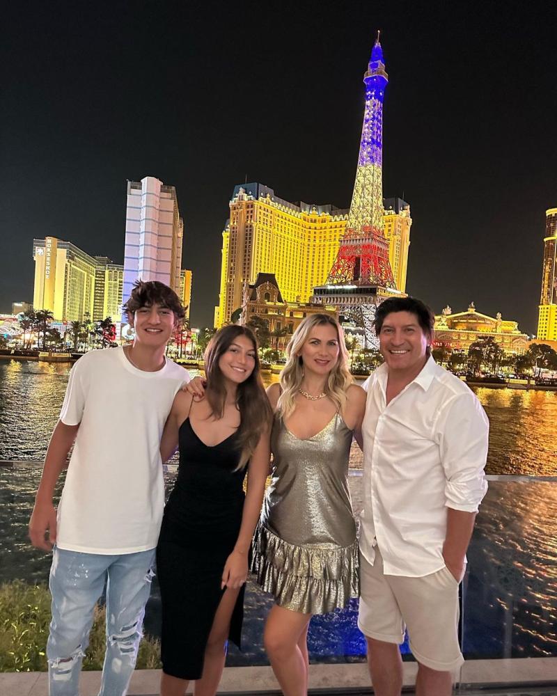 Iván Zamorano junto a su familia - Créditos: Instagram