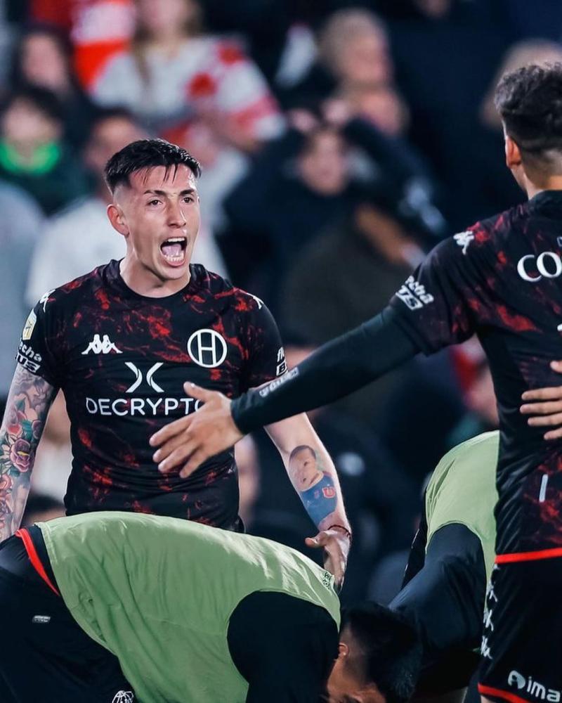 Rodrigo Echeverría protagoniza la teleserie del momento en Argentina entre Huracán y Boca Juniors. Imagen: Instagram.