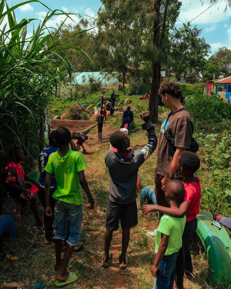 Igor Lichnovsky sorprendió al pasar la navidad en Kenia / Instagram