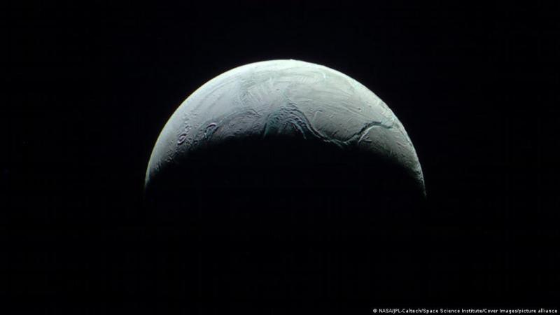 Deutsche Welle - Referencial de Saturno Encélado.