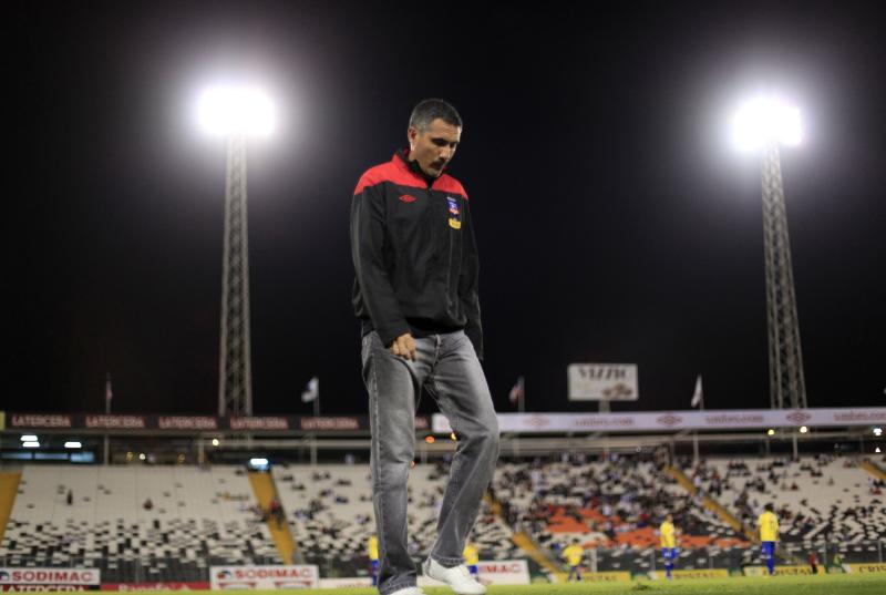 Diego Cagna fue uno de los entrenadores con peor rendimiento en Colo Colo y al mismo tiempo uno de los mejores pagados / Agencia UNO