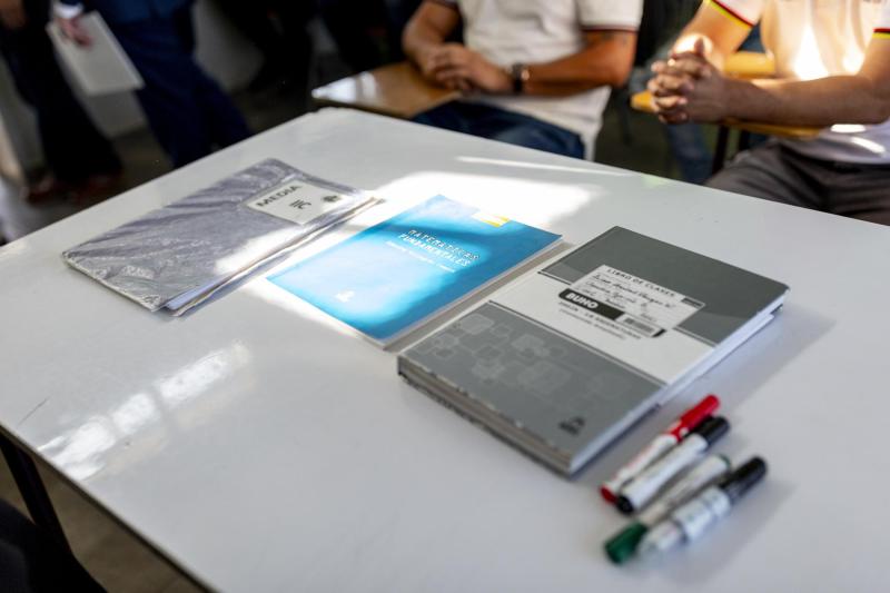 Agencia Uno - Profesor renuncia en plena gira de estudios