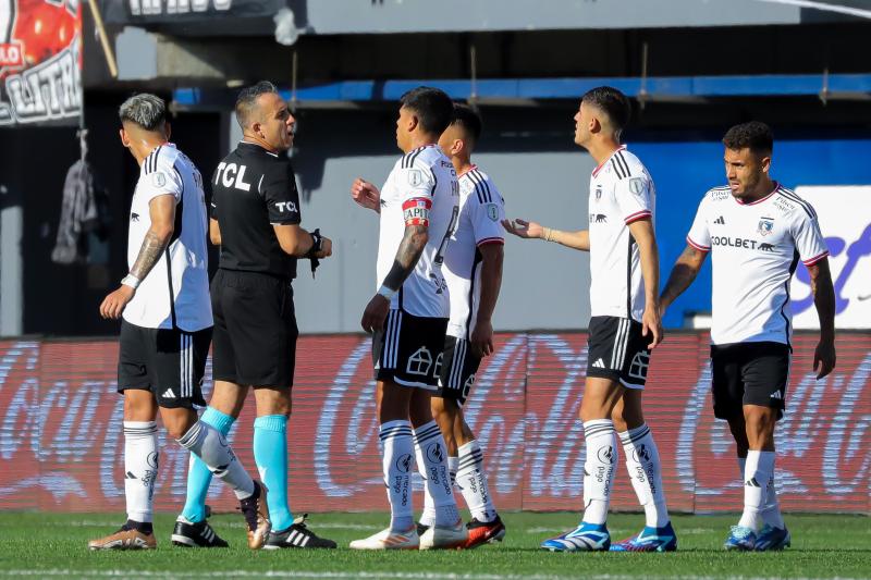 Jeyson Rojas y Bruno Guitérrez tendrían un pie fuera de Colo Colo / Agencia UNO