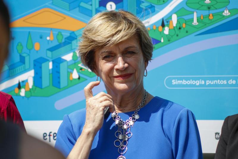 Agencia Uno - Alcaldesa de Providencia, Evelyn Matthei, advierte sobre los "motochorros"