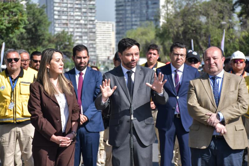 Berta Robles junto al alcalde Rodolfo Carter - Agencia Uno
