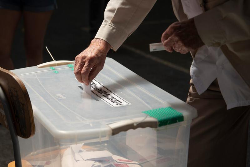 Agencia Uno - Plebiscito 2023: ¿A qué hora se cierran las mesas de votaciones?