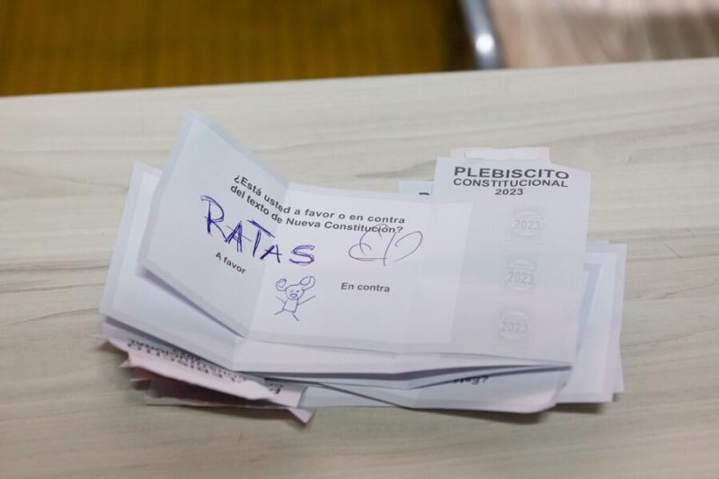 Los particulares mensajes en los votos nulos del Plebiscito 2023 - Agencia Uno