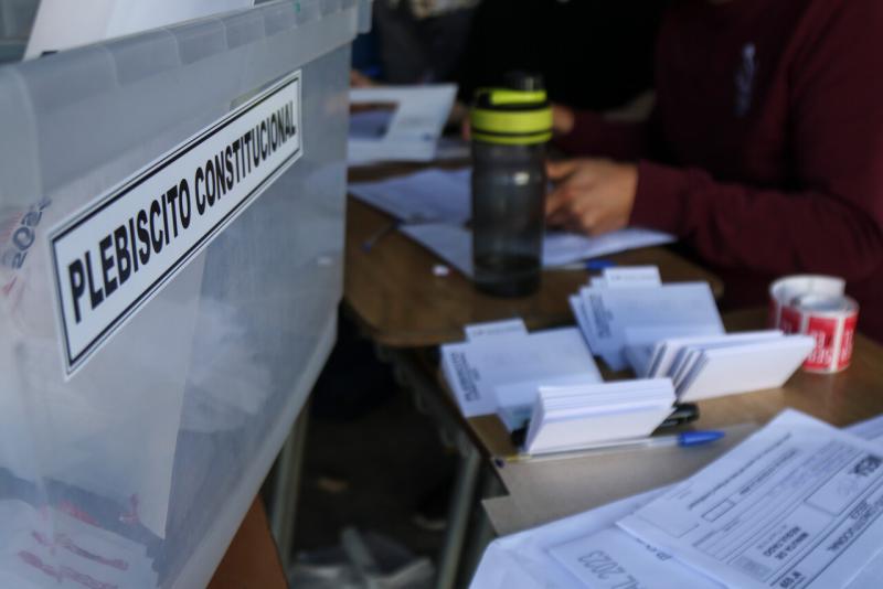 Agencia Uno - En Contra se impone en el Plebiscito