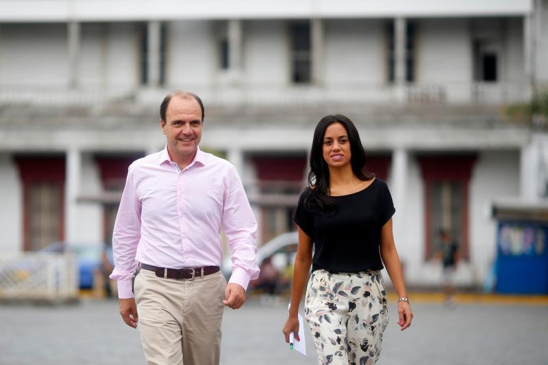Agencia Uno - Senadora Paulina Núñez y exministro Cristián Monckeberg serán padres