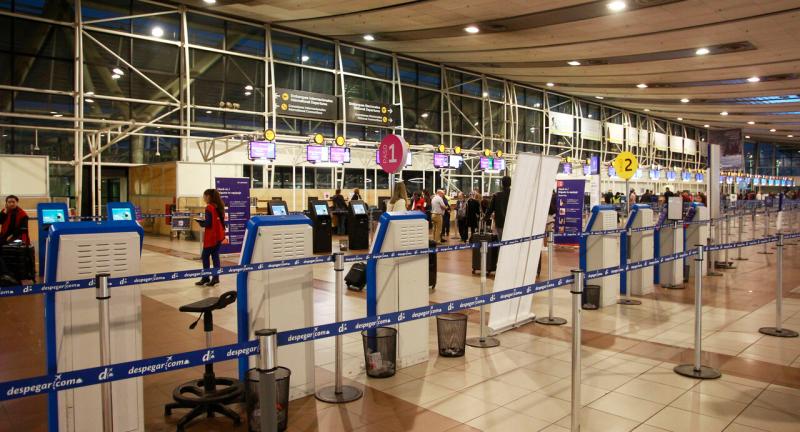 Agencia UNO referencial - Aviones sin niños: aerolínea implementa una zona sólo para mayores de 16 años