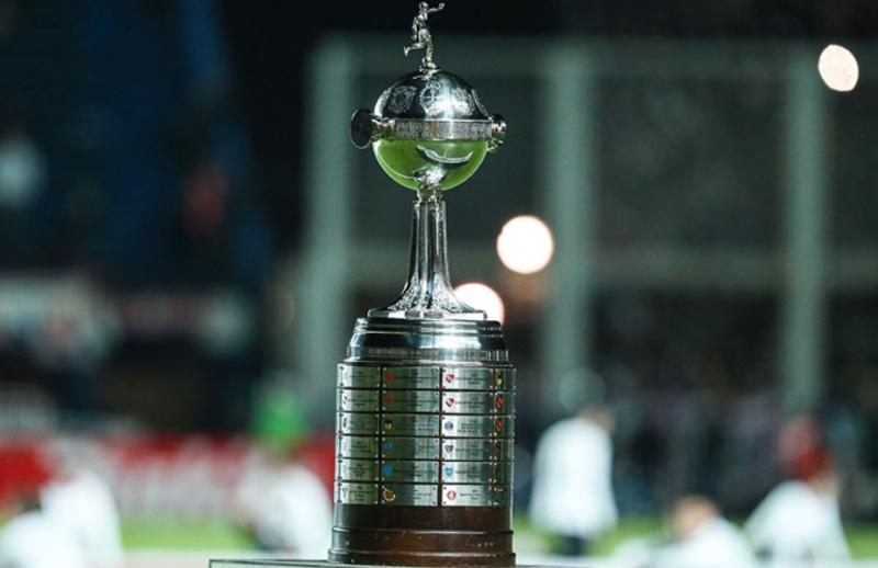 Colo Colo ganó la Copa Libertadores masculina 1991 y la femenina en 2012 - Crédito: Conmebol.