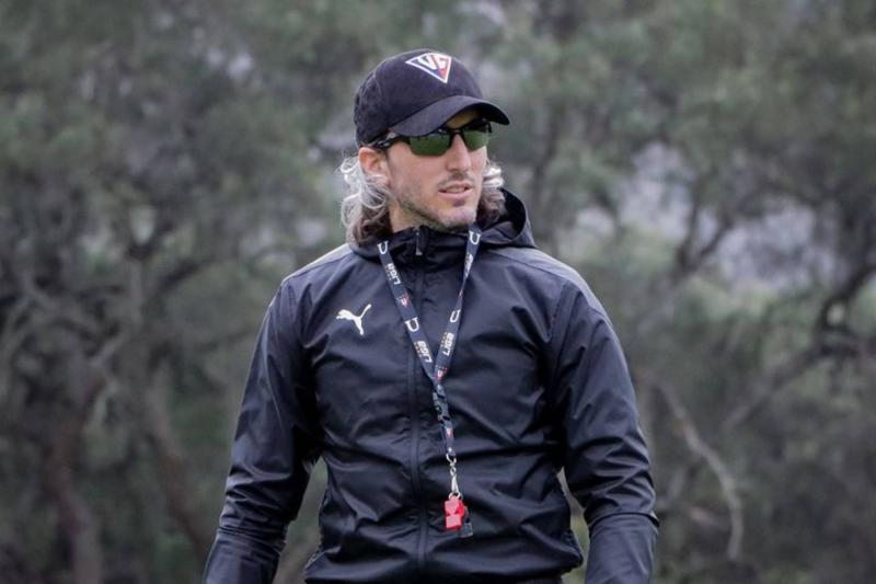 Luis Zubeldía se reunió con Colo Colo este 27 de diciembre y exigió una inversión potente para llegar / LDQ