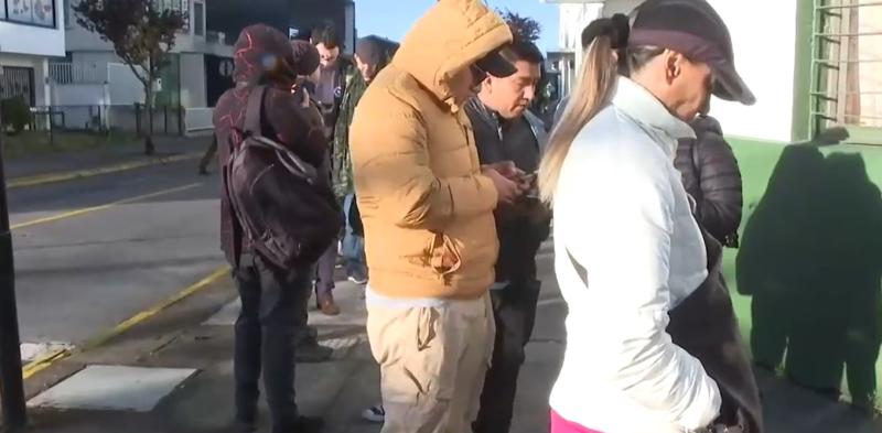 T13 - Largas filas para excusarse en Concepción por el Plebiscito