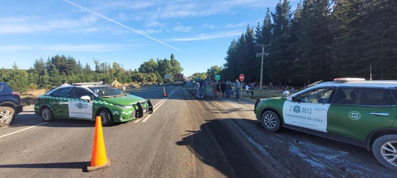 Al menos 4 muertos tras grave accidente entre camión y furgón en Los Ángeles
