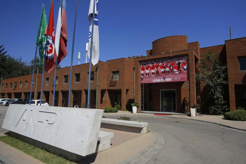 Consejo de Presidentes aprobó polémica propuesta para el fútbol chileno. Imagen: Photosport.