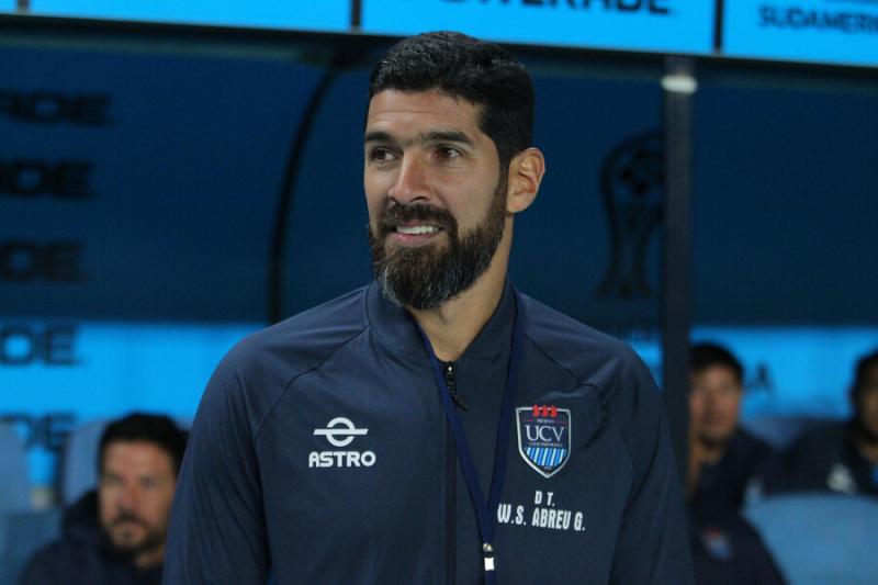 Sebastián Abreu apareció en la órbita de U de Chile - Crédito: Photosport.