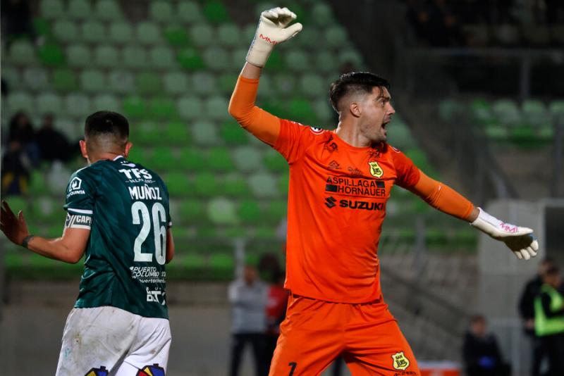 Nicolás Avellaneda atajará en Cobreloa - Crédito: Photosport.