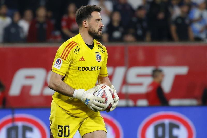 Fernando De Paul podría abandonar Colo Colo de cara a la temporada 2024. (Photosport)