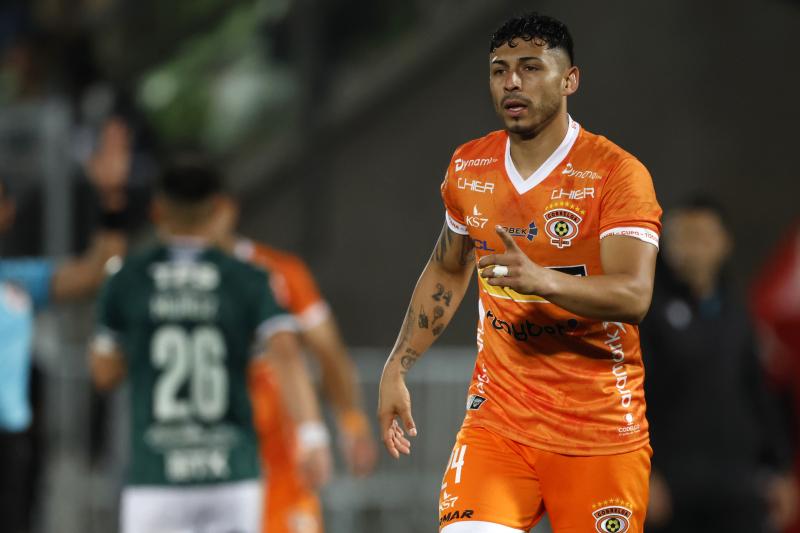 Cobreloa anunció la renovación del mediocampista Luis García - Crédito: Photosport