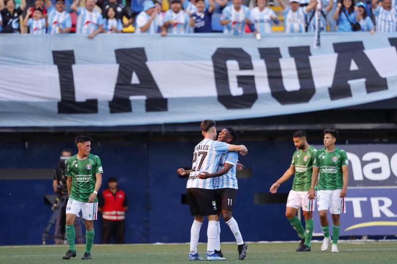 Magallanes venció a Audax Italiano y estiró la definición por el descenso para la ultima fecha. (Photosport)