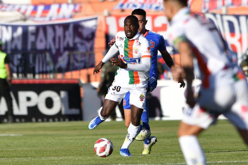 Cecilio Waterman seguirá su carrera en Alianza Lima - Crédito: Photosport