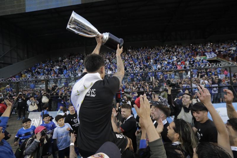 Huachipato es el nuevo campeón de la Primera División 2023. Imagen: Photosport.
