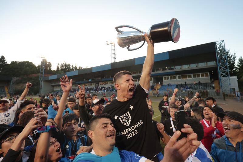 Huachipato se frota las manos con el título del Campeonato Nacional 2023 - Crédito: Photosport