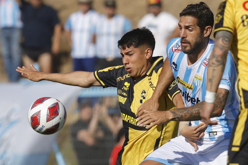 Joaquín Larrivey se quiere quedar en Magallanes - Crédito: Photosport