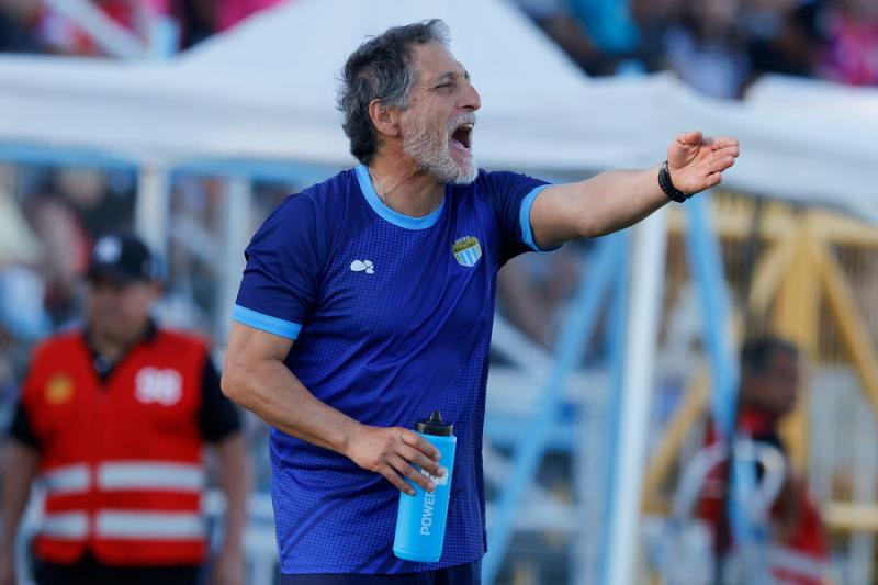 Mario Salas podría partir al fútbol argentino - Crédito: Photosport.