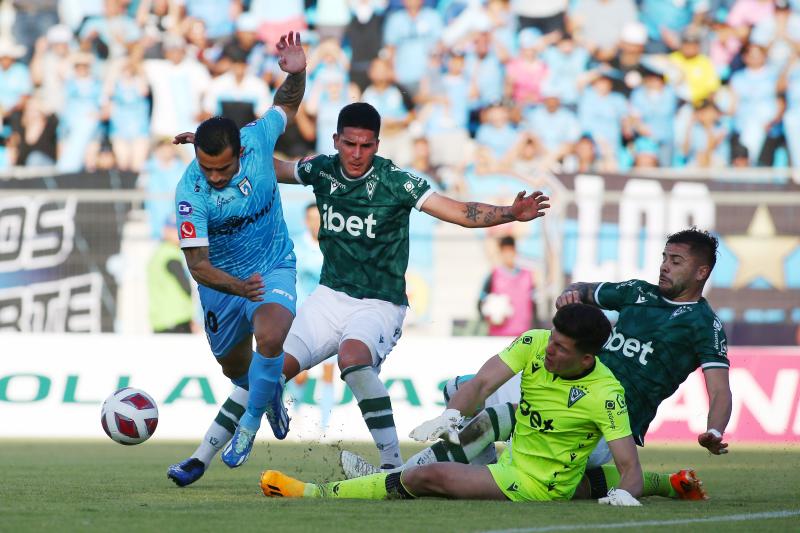 Edson Puch seguirá siendo jugador de Deportes Iquique - Crédito: Photosport